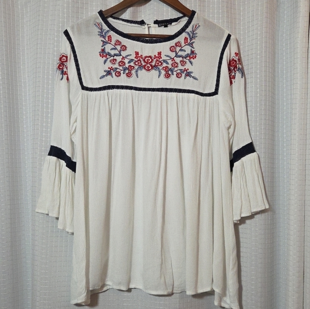 Hannah Embroidered 3/4 Bell Sleeved Blouse Size M Boho Floral